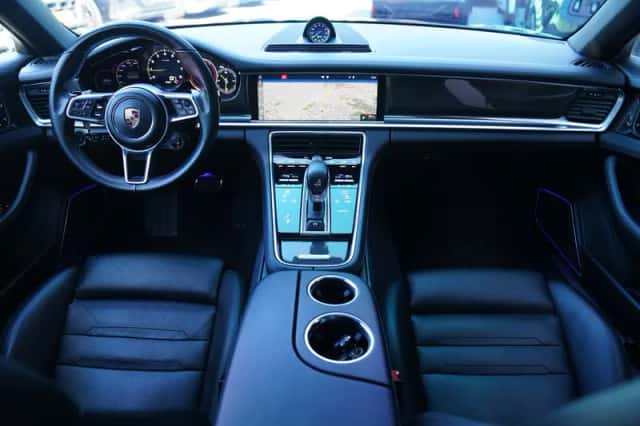 Porsche Panamera (2018) thumbnail 3