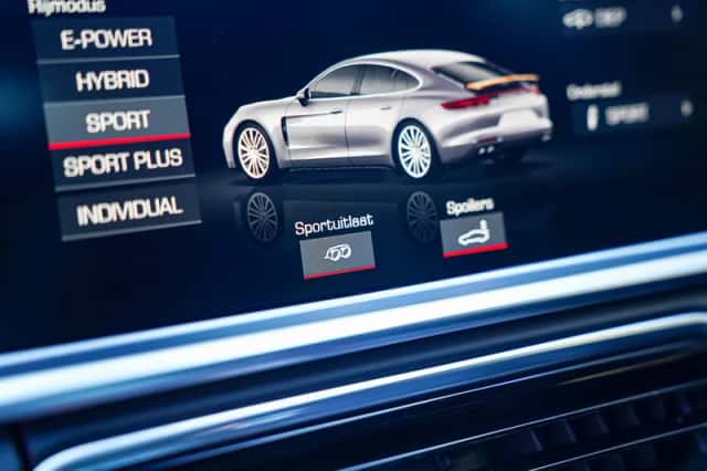 Porsche Panamera (2018) thumbnail 6