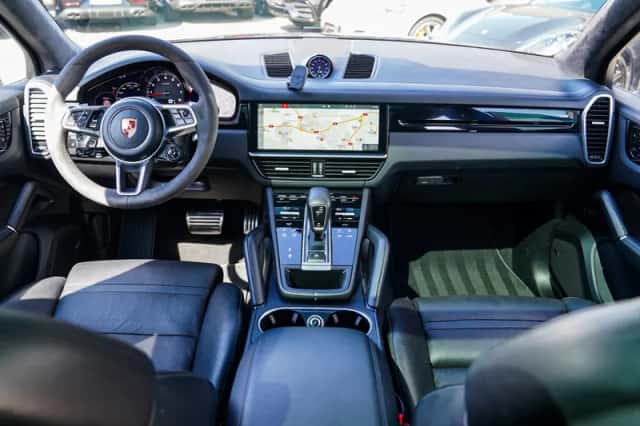 Porsche Cayenne (2018) thumbnail 2