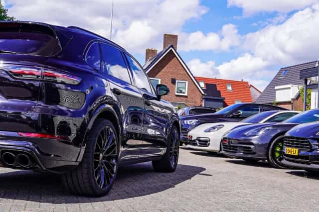 Porsche Cayenne (2018) thumbnail 3