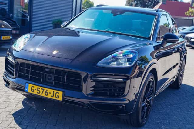 Porsche Cayenne (2019) thumbnail 2