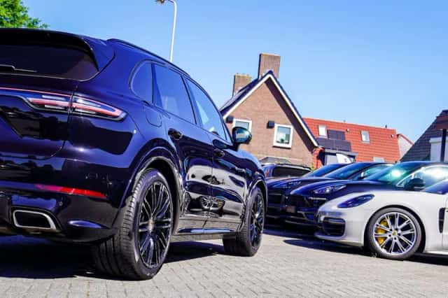Porsche Cayenne (2019) thumbnail 5