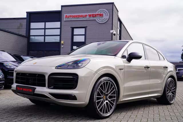 Porsche Cayenne (2022) thumbnail 1