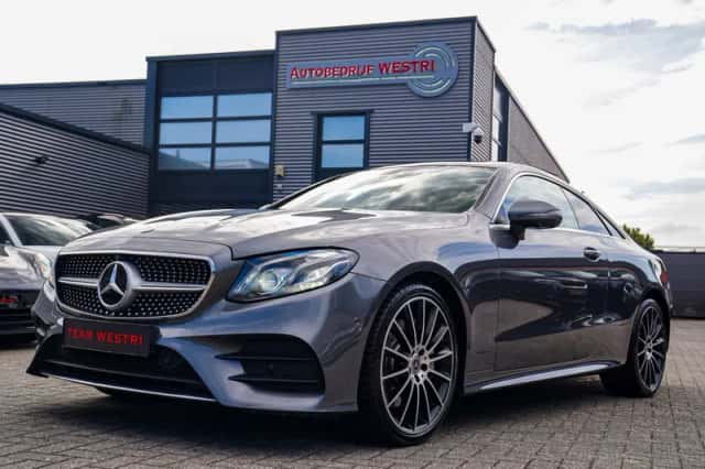 Mercedes-Benz Benz (2017) thumbnail 1
