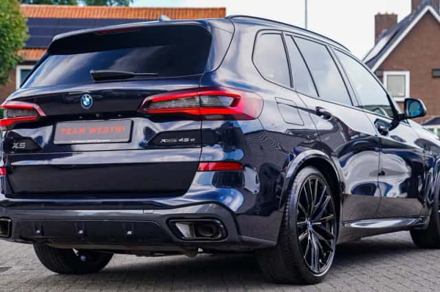 BMW X5 (2023) thumbnail 2