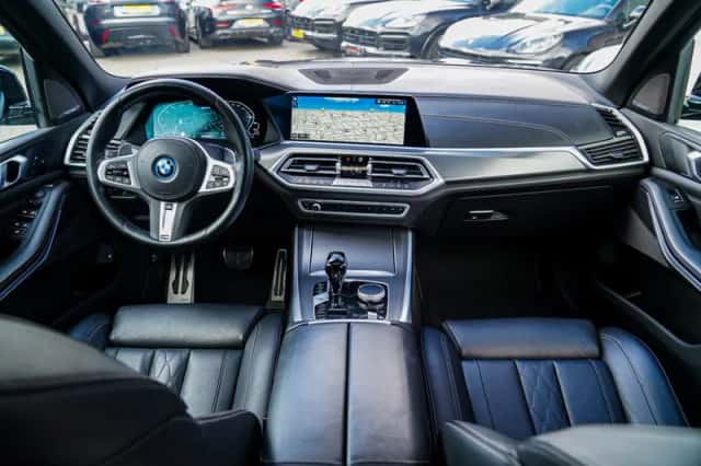 BMW X5 (2023) thumbnail 3