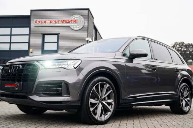 Audi Q7 (2021) thumbnail 1