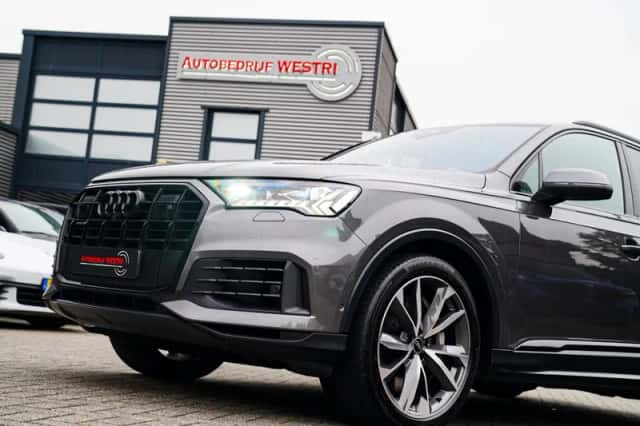 Audi Q7 (2021) thumbnail 4
