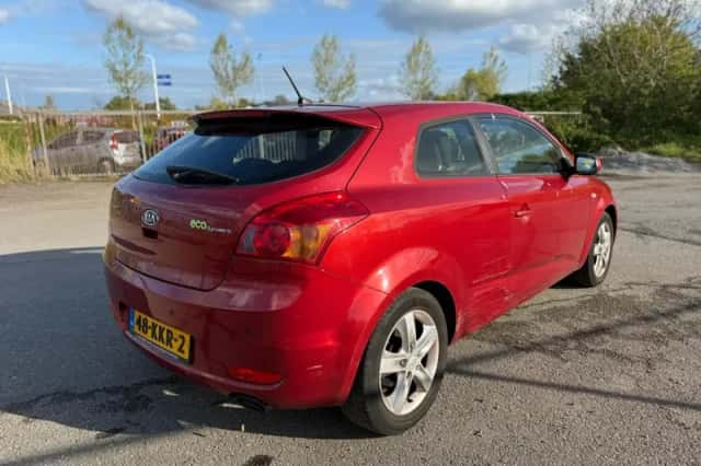 Kia Pro Cee'd (2010) thumbnail 5