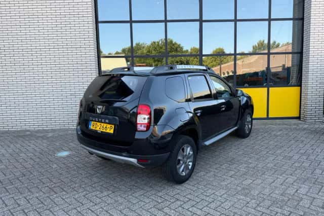 Dacia Duster (2017) thumbnail 3