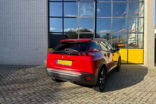 Peugeot 2008 (2021) thumbnail 3