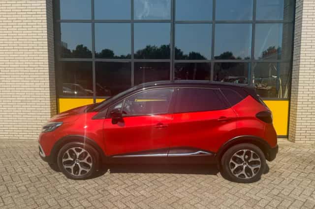 Renault Captur (2017) thumbnail 2
