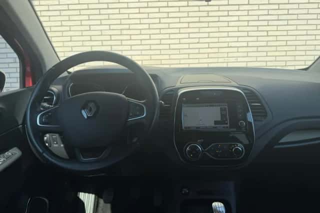 Renault Captur (2017) thumbnail 4