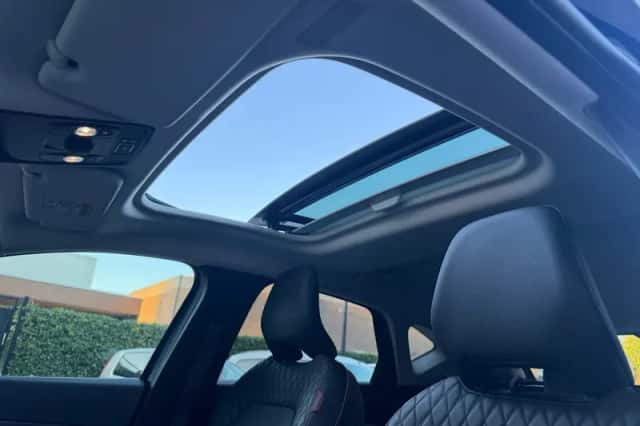 Renault Captur (2021) thumbnail 6