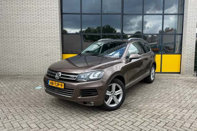 Volkswagen Touareg (2011) thumbnail 1