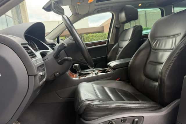 Volkswagen Touareg (2011) thumbnail 5