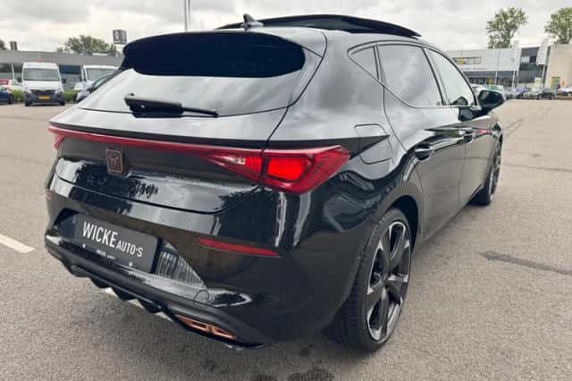 CUPRA Leon (2021) thumbnail 5