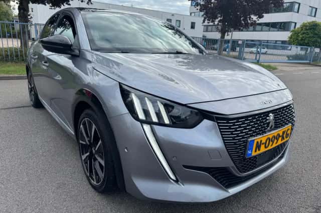 Peugeot 208 (2021) thumbnail 4