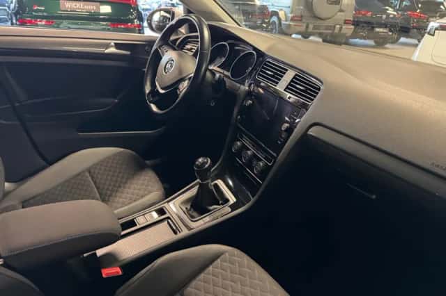 Volkswagen Golf (2018) thumbnail 5