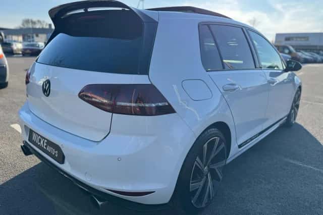 Volkswagen Golf (2016) thumbnail 3