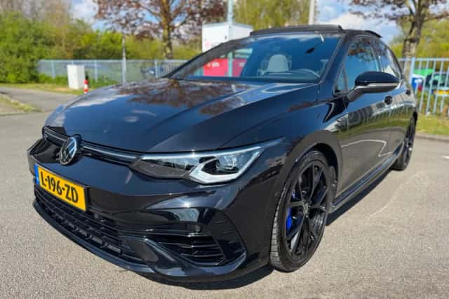 Volkswagen Golf (2021) thumbnail 2