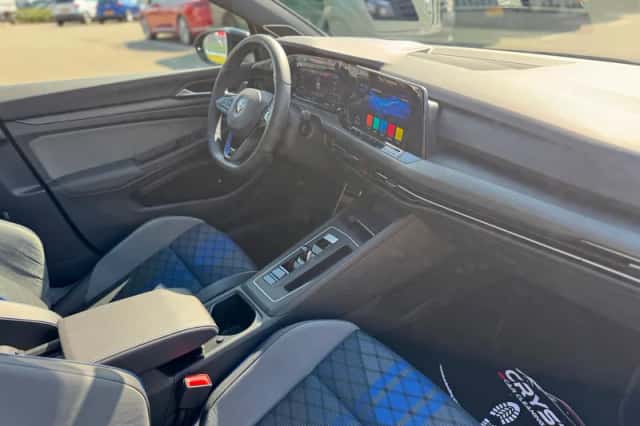 Volkswagen Golf (2021) thumbnail 6