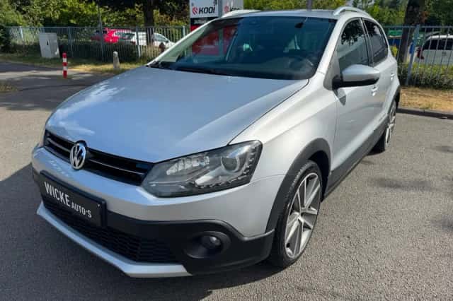 Volkswagen Polo (2012) thumbnail 2
