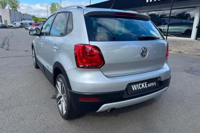 Volkswagen Polo (2012) thumbnail 3