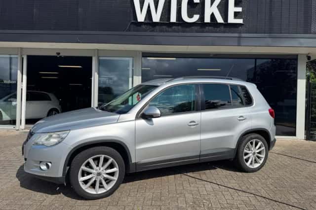Volkswagen Tiguan (2008) thumbnail 1
