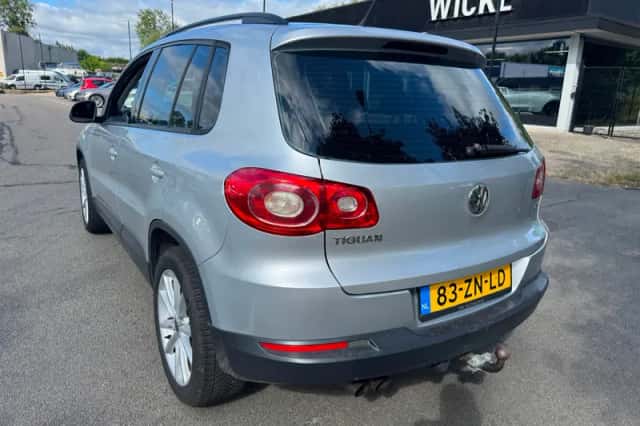 Volkswagen Tiguan (2008) thumbnail 3