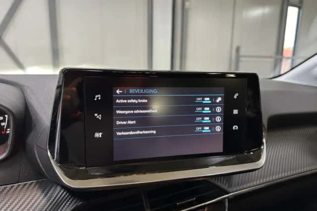 Peugeot 208 (2020) thumbnail 21
