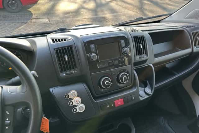 Peugeot E-Boxer (2021) thumbnail 12