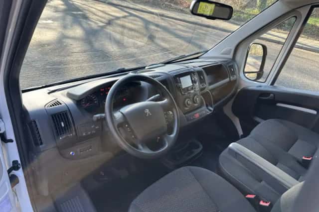 Peugeot E-Boxer (2021) thumbnail 2