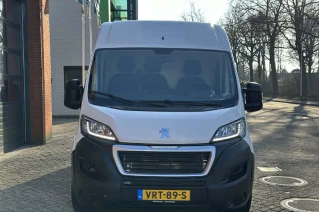 Peugeot E-Boxer (2021) thumbnail 5