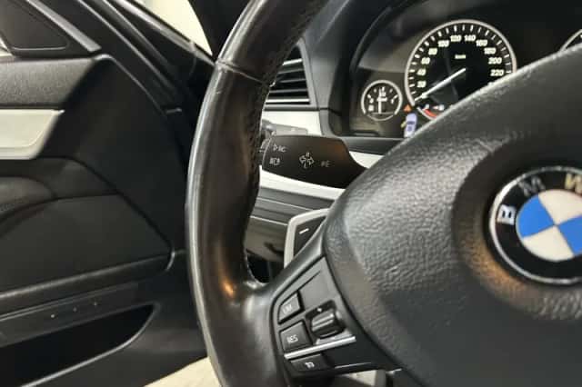 BMW 5-Serie (2012) thumbnail 14