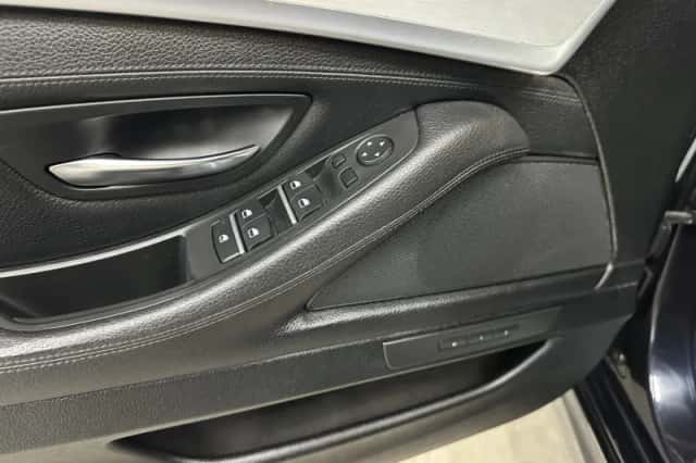 BMW 5-Serie (2012) thumbnail 10