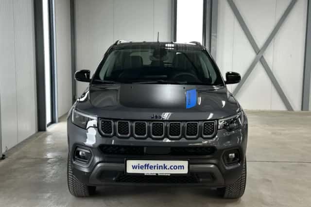 Jeep Compass (2020) thumbnail 3