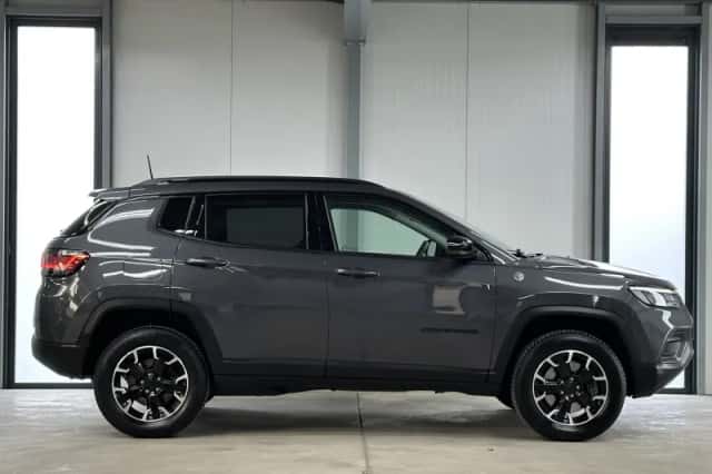 Jeep Compass (2020) thumbnail 4