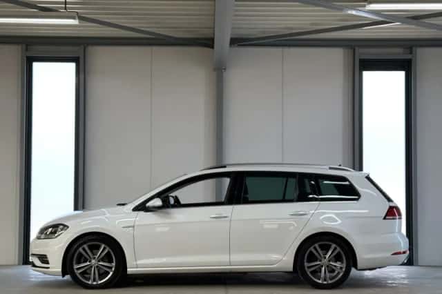 Volkswagen Golf (2017) thumbnail 2