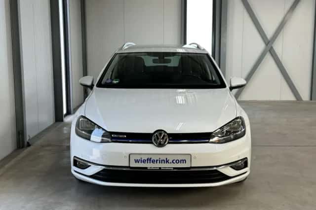 Volkswagen Golf (2017) thumbnail 3
