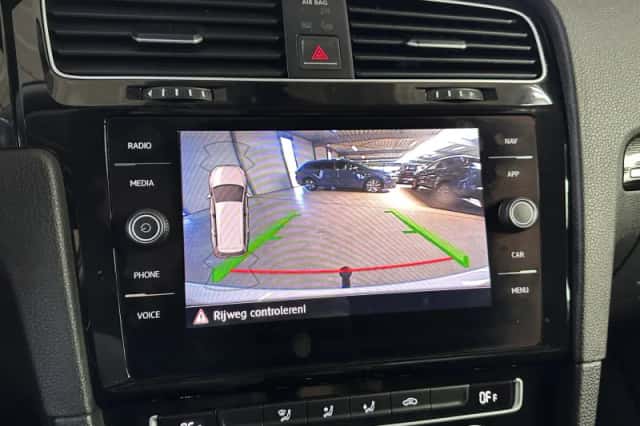 Volkswagen Golf (2017) thumbnail 23