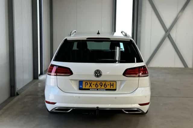 Volkswagen Golf (2017) thumbnail 5
