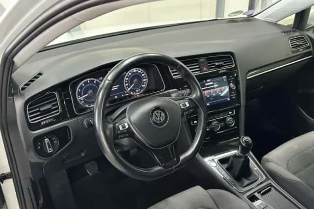 Volkswagen Golf (2017) thumbnail 8