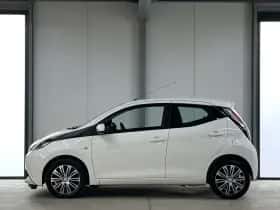 Toyota Aygo (2014) thumbnail 2