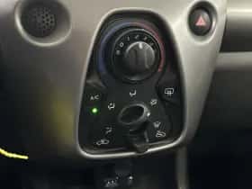 Toyota Aygo (2014) thumbnail 20