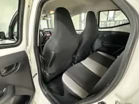 Toyota Aygo (2014) thumbnail 24