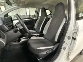 Toyota Aygo (2014) thumbnail 7