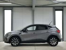 Renault Captur (2022) thumbnail 2