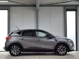Renault Captur (2022) thumbnail 4