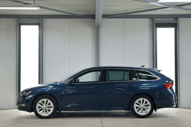 Škoda Octavia (2021) thumbnail 2